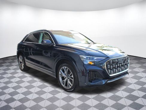 Used 2024 Audi Q8 Premium Plus image 7