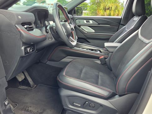 Used 2025 Ford Explorer ST AWD/4WD image 9