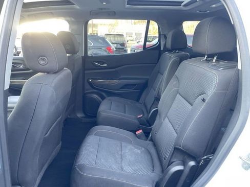 Used 2023 GMC Acadia SLE w/ Driver Convenience Package image 23