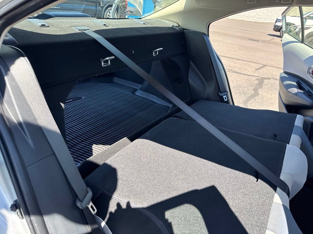 Used 2022 Toyota Corolla LE FWD image 17