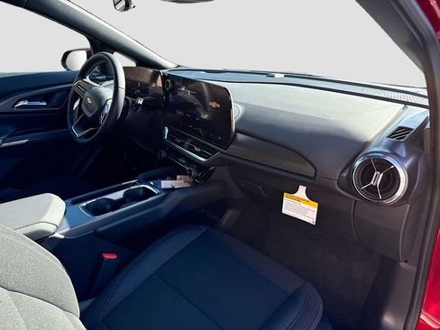 New 2026 Chevrolet Equinox EV LT image 29