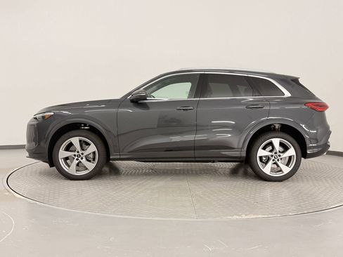 Used 2025 Audi Q5 Premium Plus w/ Premium Plus image 2