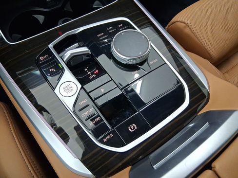 Used 2024 BMW X5 sDrive40i w/ Parking Assistance Package RWD image 18