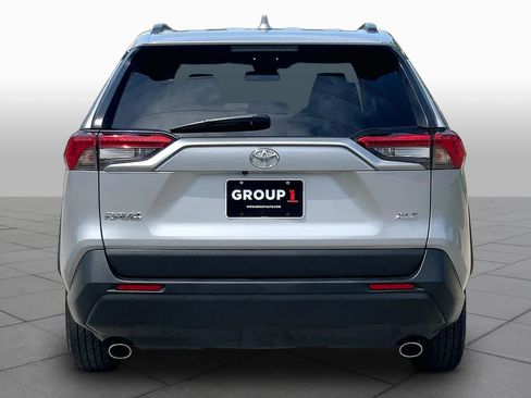 Used 2025 Toyota RAV4 XLE FWD image 5