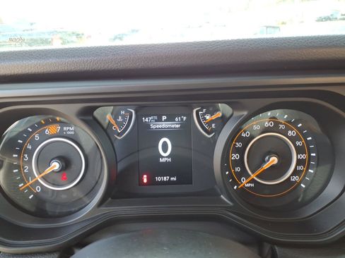 Used 2024 Jeep Wrangler Unlimited Sport image 17