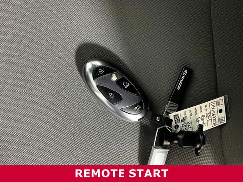 Used 2025 Hyundai Elantra Sport FWD image 30
