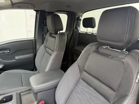 Certified 2023 Nissan Frontier SV w/ Technology Package RWD image 11