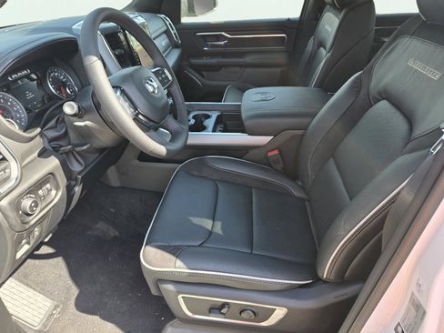 New 2026 RAM 1500 Laramie w/ Sport Appearance Package AWD/4WD image 15