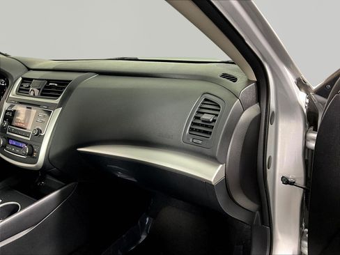 Used 2016 Nissan Altima 2.5 SV FWD image 26