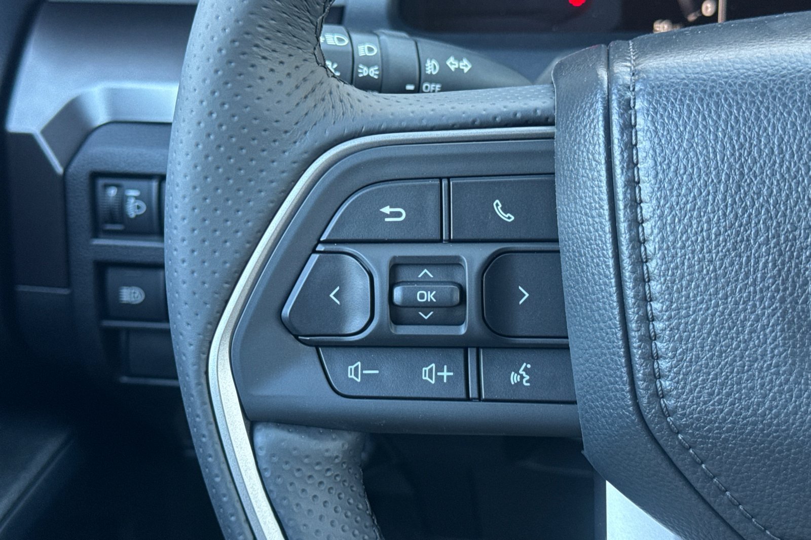 New 2026 Toyota 4Runner SR5 AWD/4WD image 26