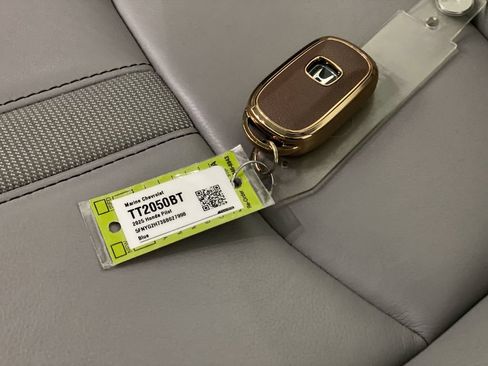 Used 2025 Honda Pilot Touring image 42