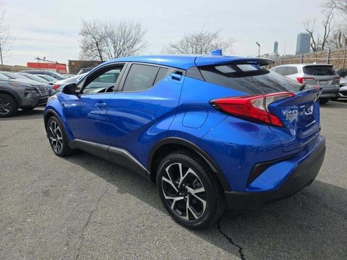 Used 2021 Toyota C-HR XLE image 2