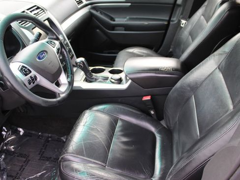 Used 2013 Ford Explorer XLT AWD/4WD image 4