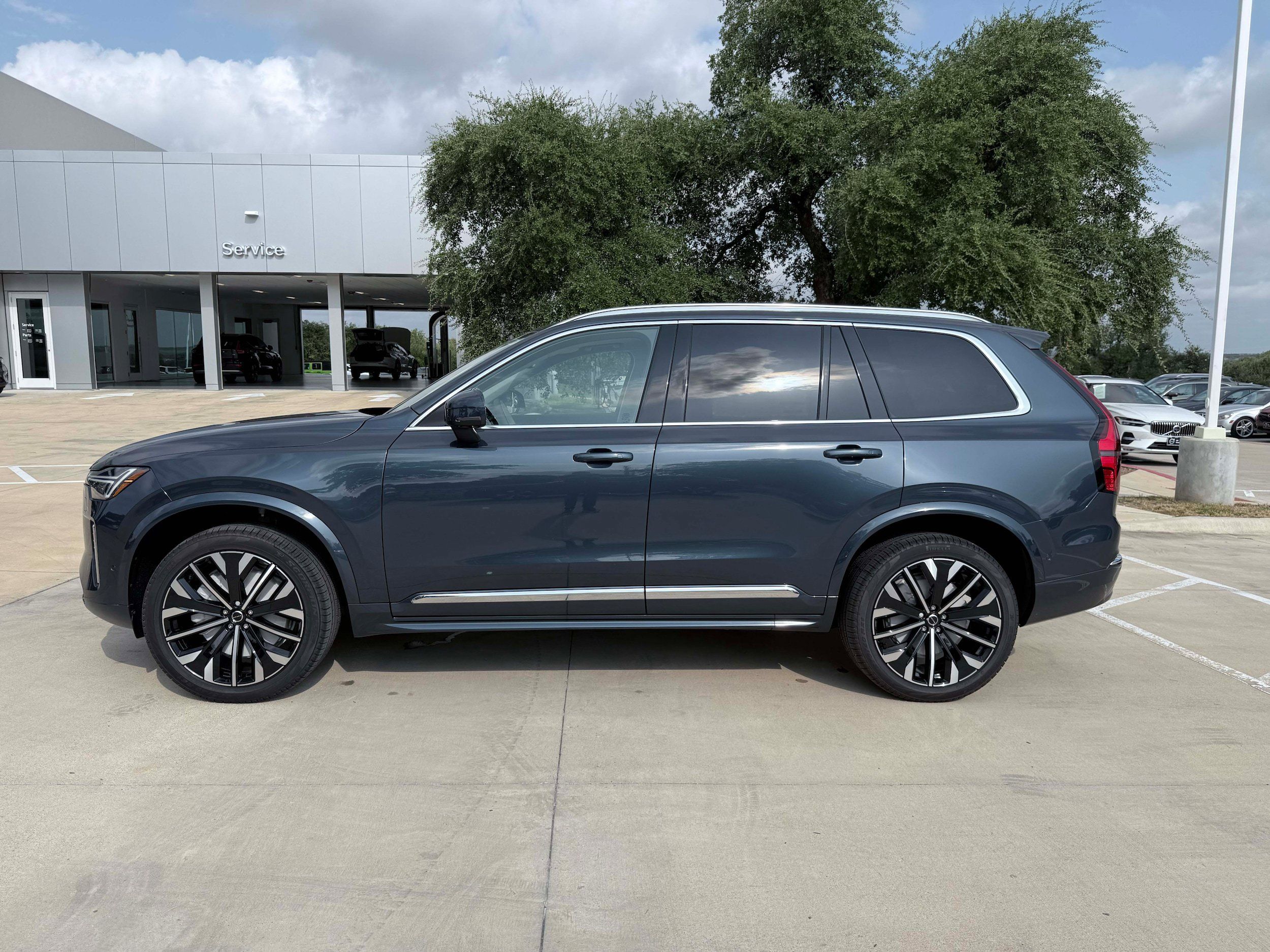New 2026 Volvo XC90 B6 Ultra w/ Protection Package Premier AWD/4WD image 3