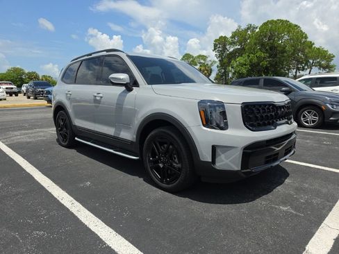 Certified 2025 Kia Telluride EX X-Line AWD/4WD image 2