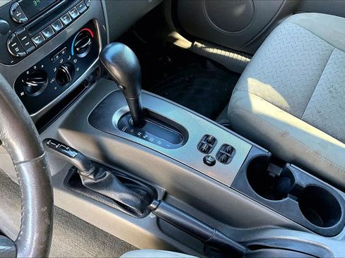 Used 2005 Jeep Liberty Renegade AWD/4WD image 15