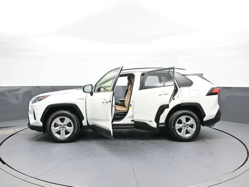 Certified 2020 Toyota RAV4 LE w/ All Weather Liner Package image 41