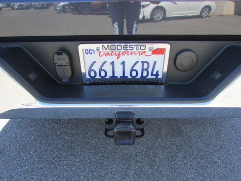 Used 2023 Chevrolet Silverado 1500 LT w/ Protection Package AWD/4WD image 9