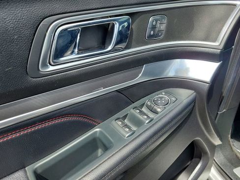 Used 2018 Ford Explorer Sport w/ Equipment Group 401A AWD/4WD image 23