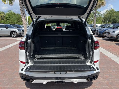 Used 2021 BMW X5 xDrive40i w/ M Sport Package AWD/4WD image 32