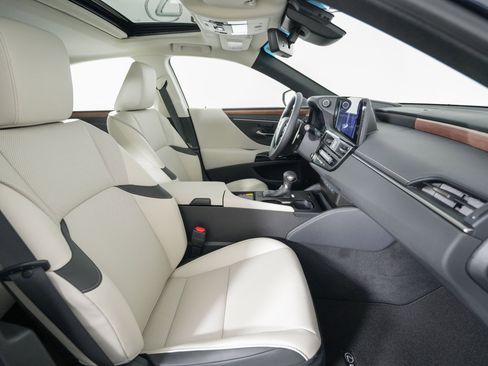 New 2025 Lexus ES 350 w/ Premium Package image 17