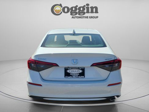 Used 2023 Honda Civic Sport image 4