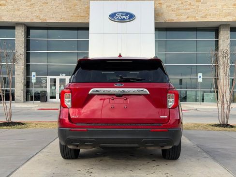 Used 2020 Ford Explorer XLT image 21