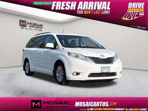 Used 2014 Toyota Sienna XLE FWD image 1