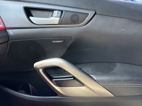 Used 2016 Hyundai Veloster Turbo FWD image 10