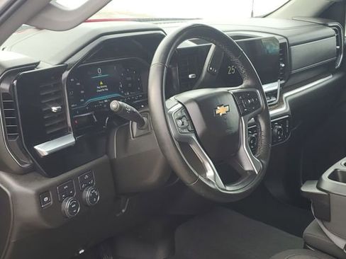 Used 2024 Chevrolet Silverado 1500 LT image 8