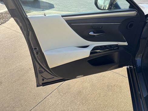 Used 2023 Lexus ES 350 F Sport image 14