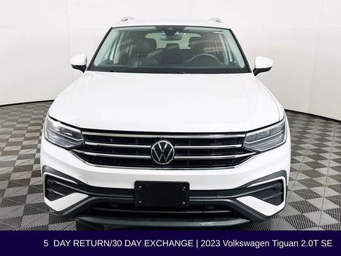 Used 2023 Volkswagen Tiguan SE image 2