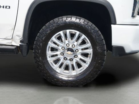 Used 2023 Chevrolet Silverado 2500 High Country w/ Z71 Off-Road Package AWD/4WD image 4