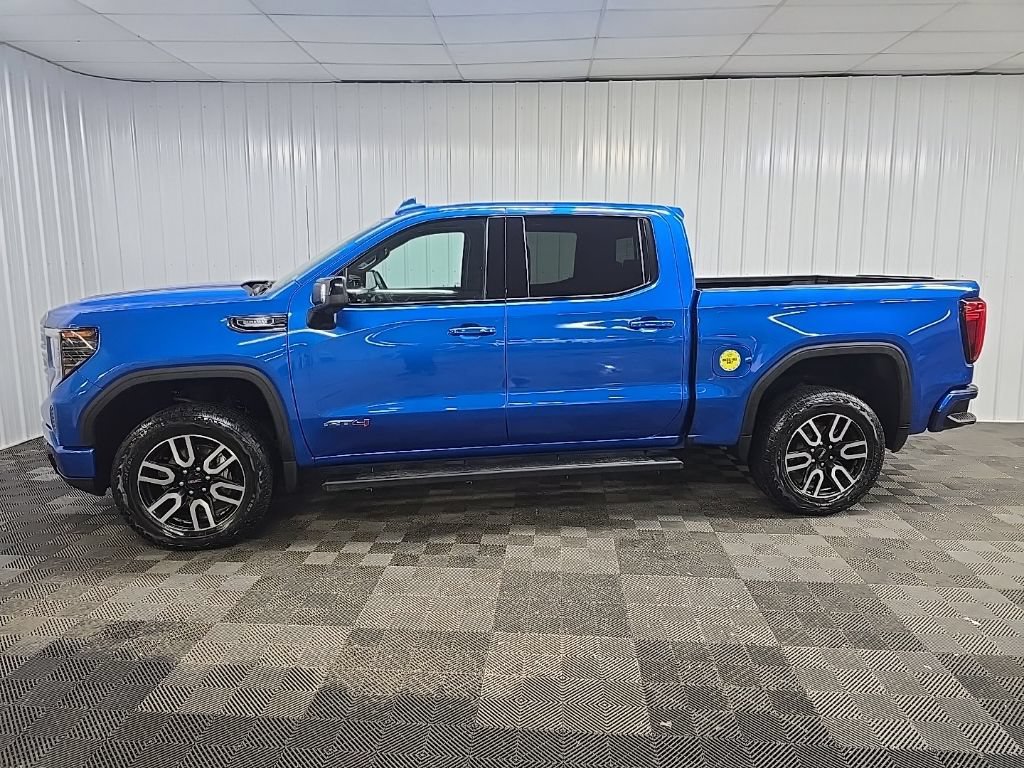 Used 2023 GMC Sierra 1500 AT4 w/ Technology Package AWD/4WD image 5