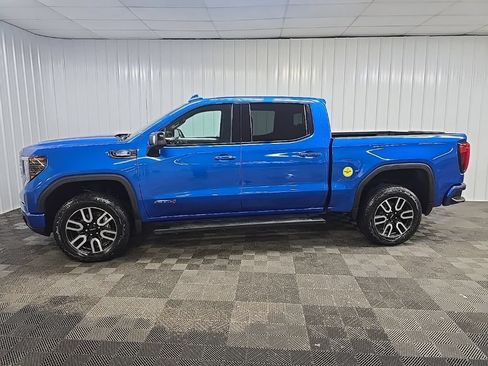 Used 2023 GMC Sierra 1500 AT4 w/ Technology Package AWD/4WD image 5