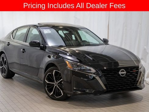 Certified 2025 Nissan Altima 2.5 SR w/ SR Premium Package FWD image 1