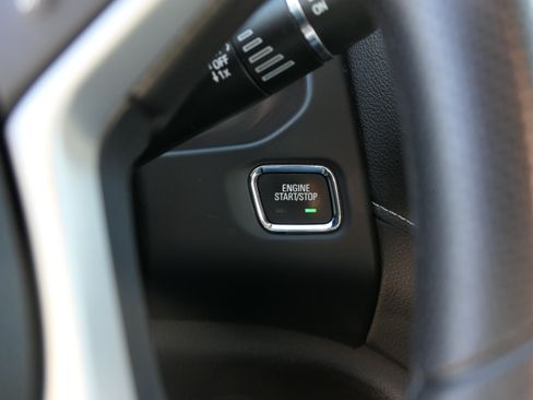 Used 2023 GMC Acadia SLE w/ Driver Convenience Package FWD image 17