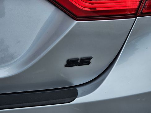 Used 2022 Toyota Camry SE image 29