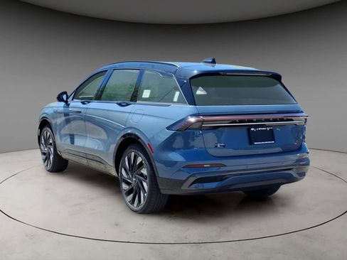 New 2026 Lincoln Nautilus Reserve w/ Jet Appearance Package AWD/4WD image 3