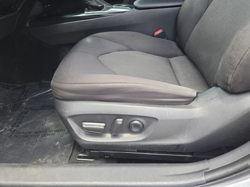 Used 2020 Toyota Camry LE FWD image 23