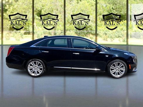 Used 2019 Cadillac XTS Luxury image 4