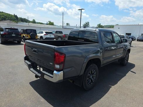 Used 2023 Toyota Tacoma SR5 AWD/4WD image 8