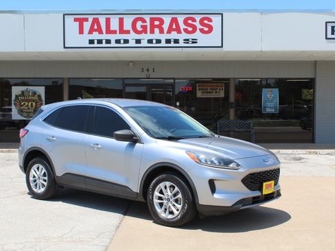 Used 2022 Ford Escape SE AWD/4WD image 2
