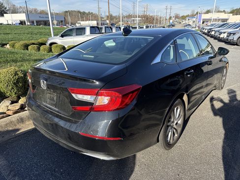 Used 2019 Honda Accord LX image 11