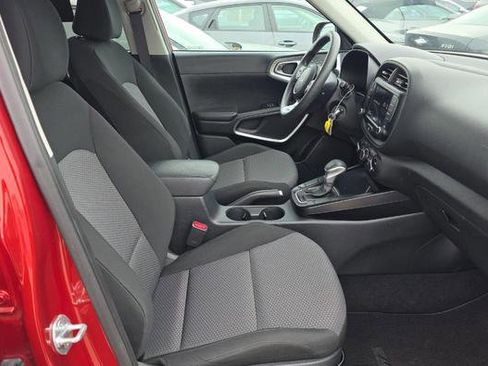 Used 2024 Kia Soul LX w/ Option Group 015 FWD image 9