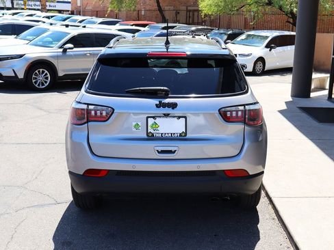 Used 2020 Jeep Compass Latitude FWD image 10