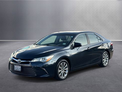 Used 2017 Toyota Camry XLE image 1
