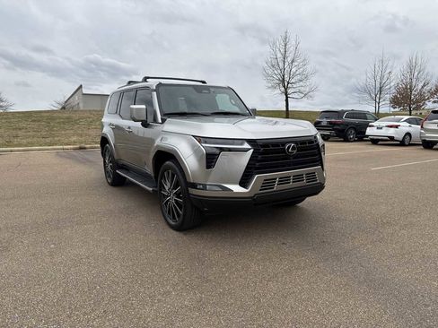 Used 2024 Lexus GX 550 image 8