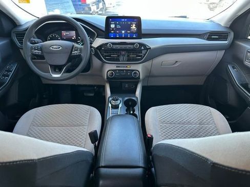 Certified 2022 Ford Escape SE w/ SE Sport Appearance Package image 9