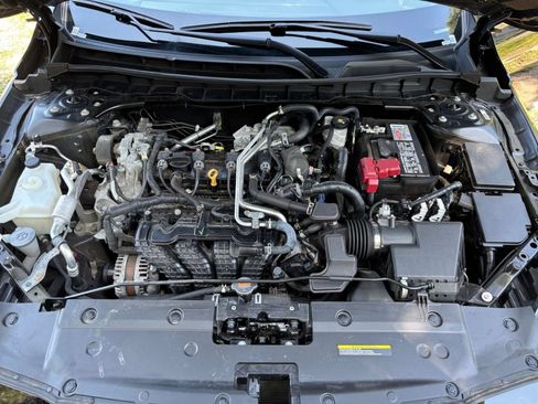 Used 2025 Nissan Altima 2.5 SV FWD image 32